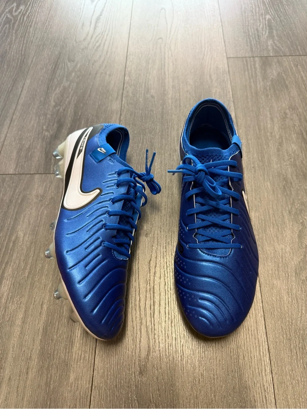 Nike streamlined athletic
